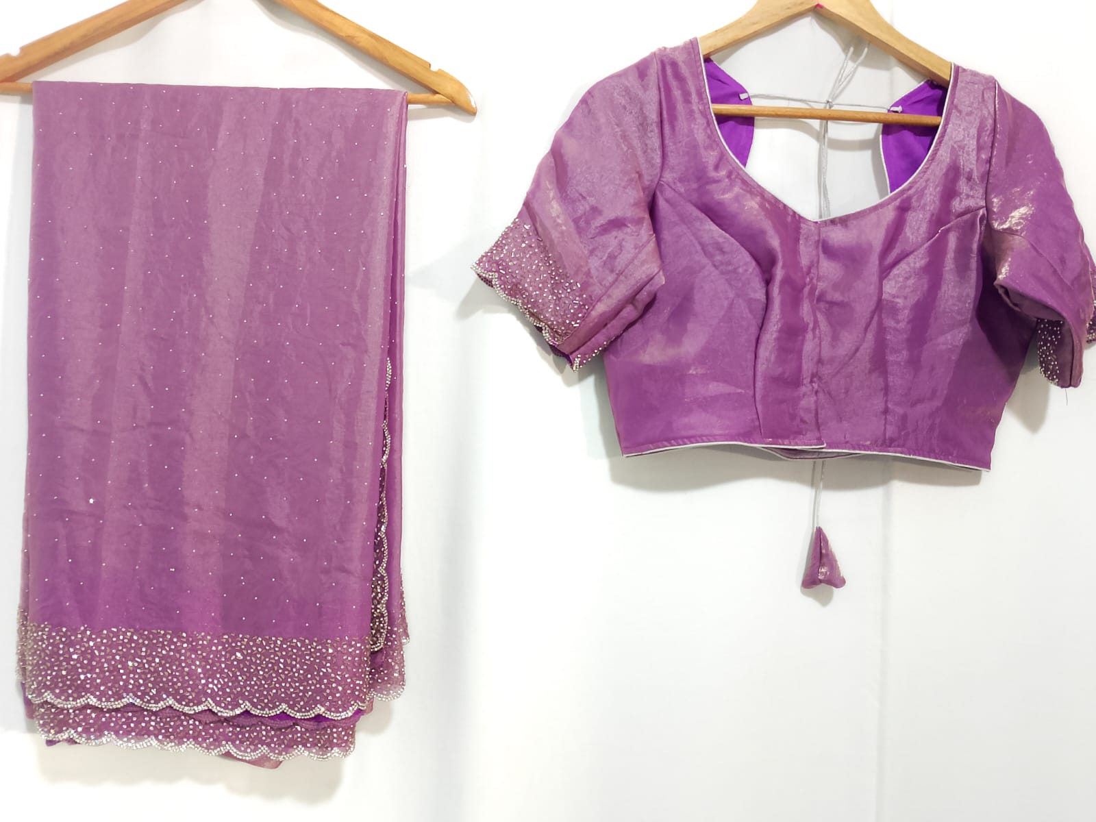 N1697 : Ready To Ship Beautiful Saree With Stitched Blouse