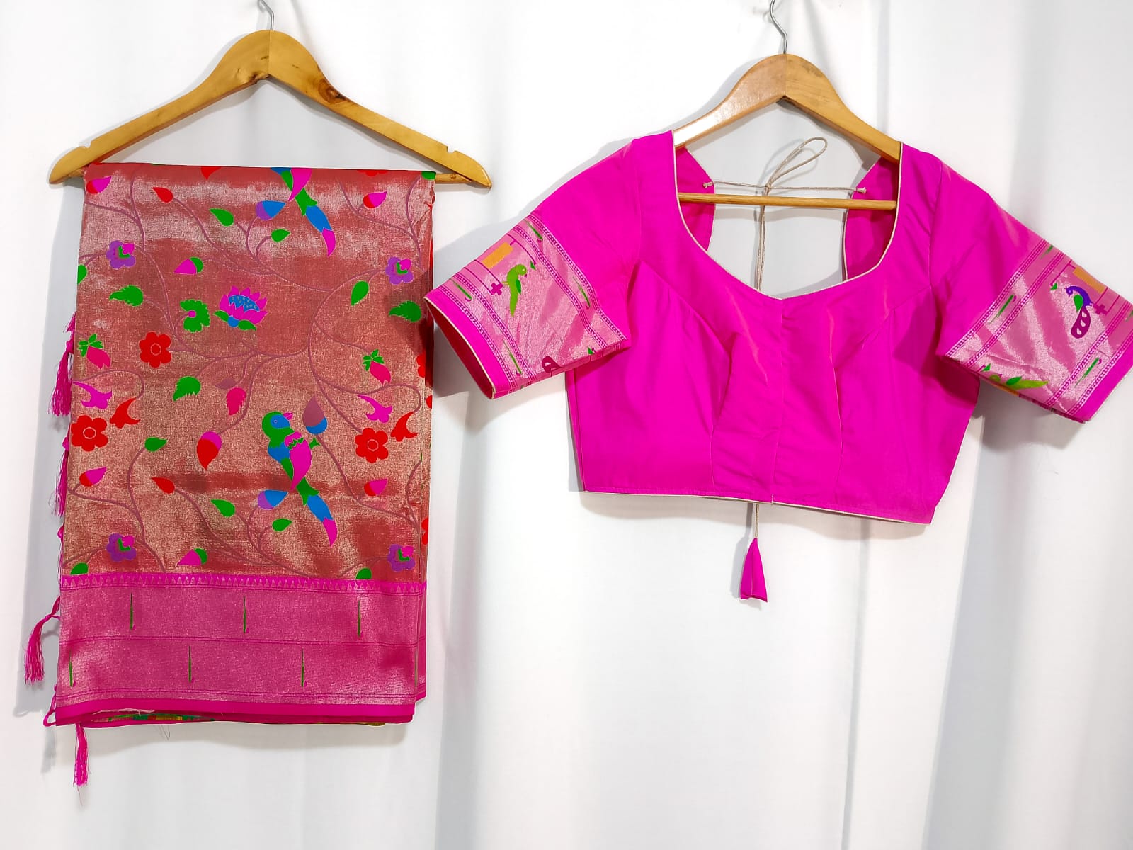 N1706 : Ready To Ship Beautiful Saree With Stitched Blouse N1706 : Ready To Ship Beautiful Saree With Stitched Blouse