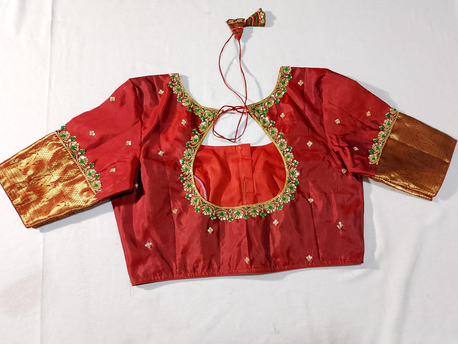 N1683 : Ready To Ship Beautiful Saree With Stitched Blouse N1683 : Ready To Ship Beautiful Saree With Stitched Blouse
