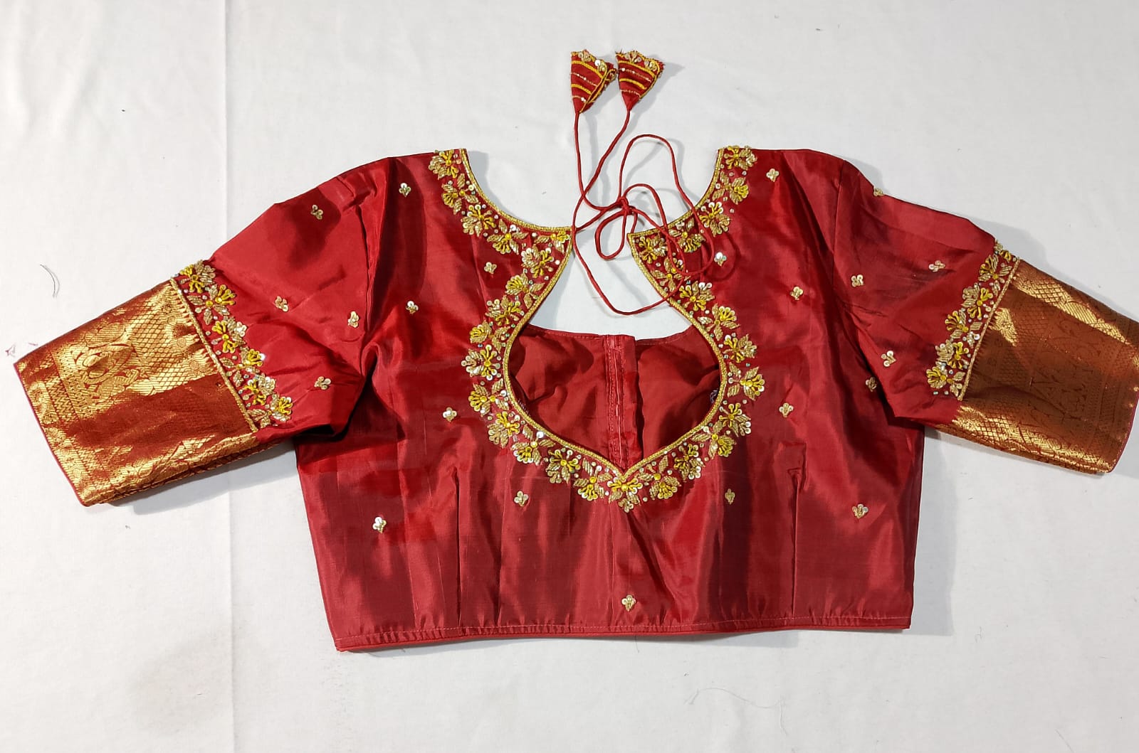 N1682 : Ready To Ship Beautiful Saree With Stitched Blouse N1682 : Ready To Ship Beautiful Saree With Stitched Blouse