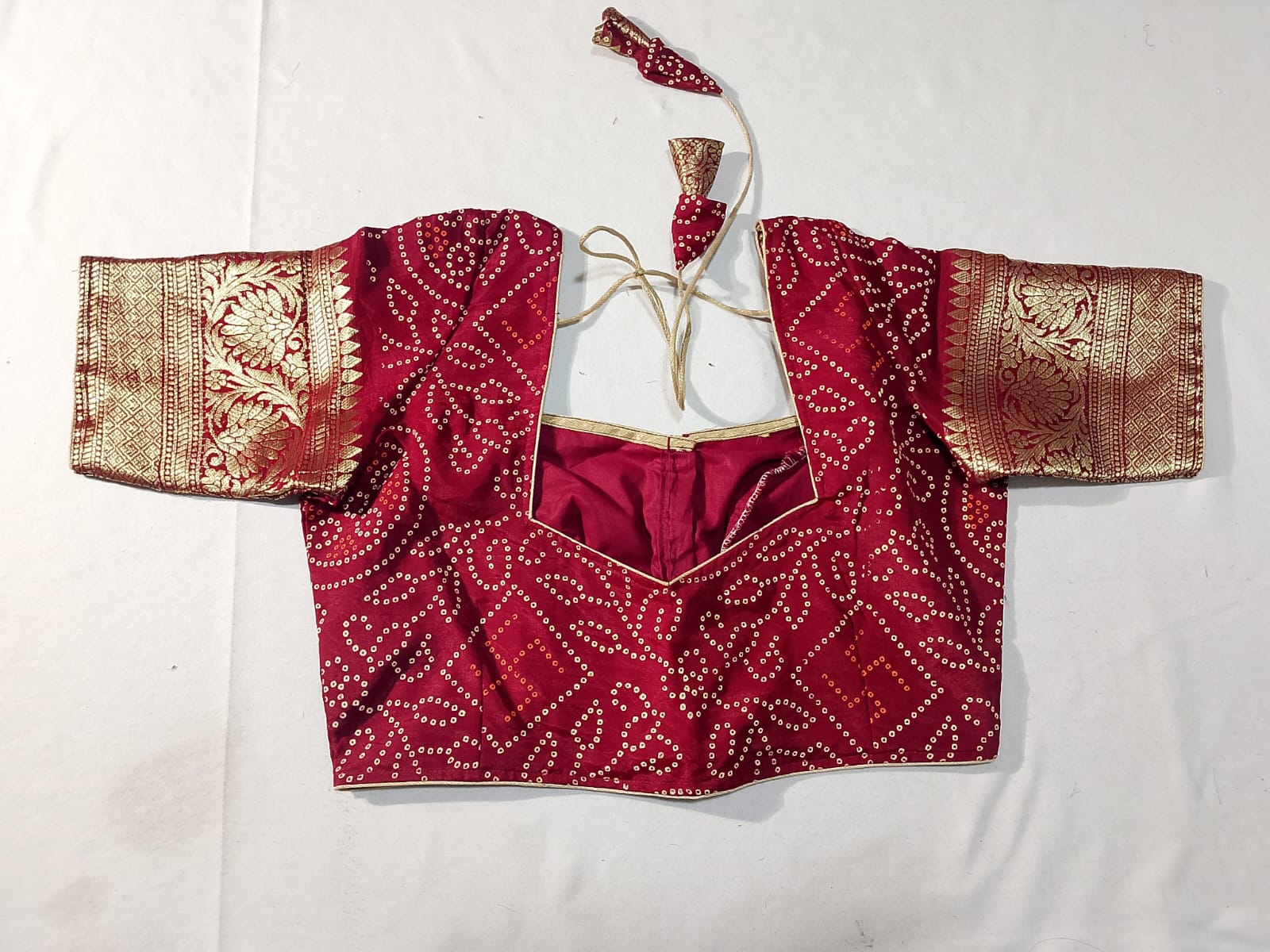 N1691 : Ready To Ship Beautiful Saree With Stitched Blouse N1691 : Ready To Ship Beautiful Saree With Stitched Blouse