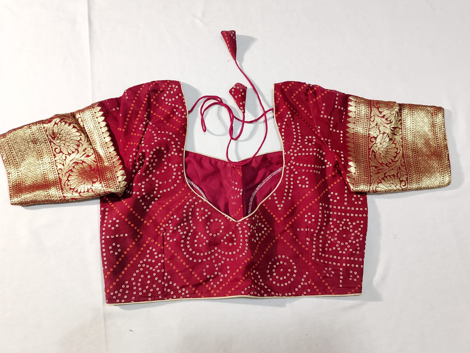 N1692 : Ready To Ship Beautiful Saree With Stitched Blouse N1692 : Ready To Ship Beautiful Saree With Stitched Blouse