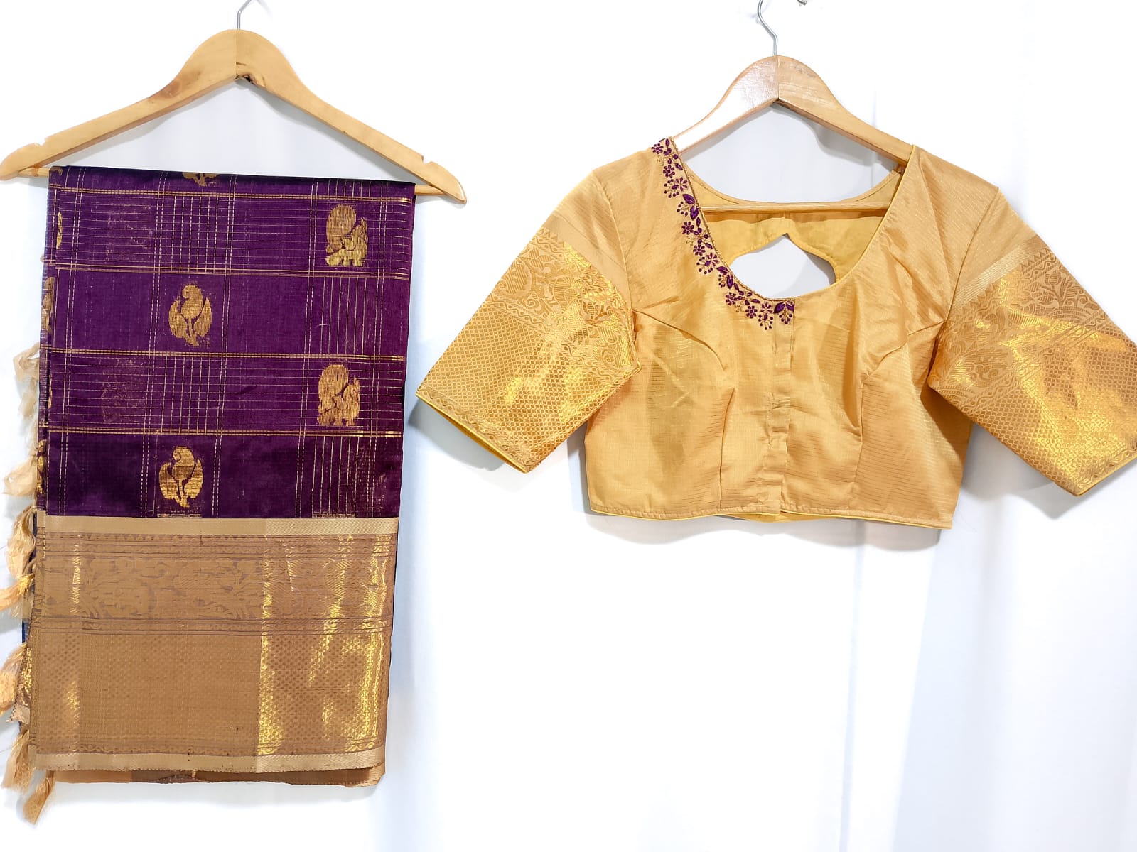 N1670  : Ready To Ship Beautiful Mangalagiri Saree With Stitched Embroidery Work Blouse