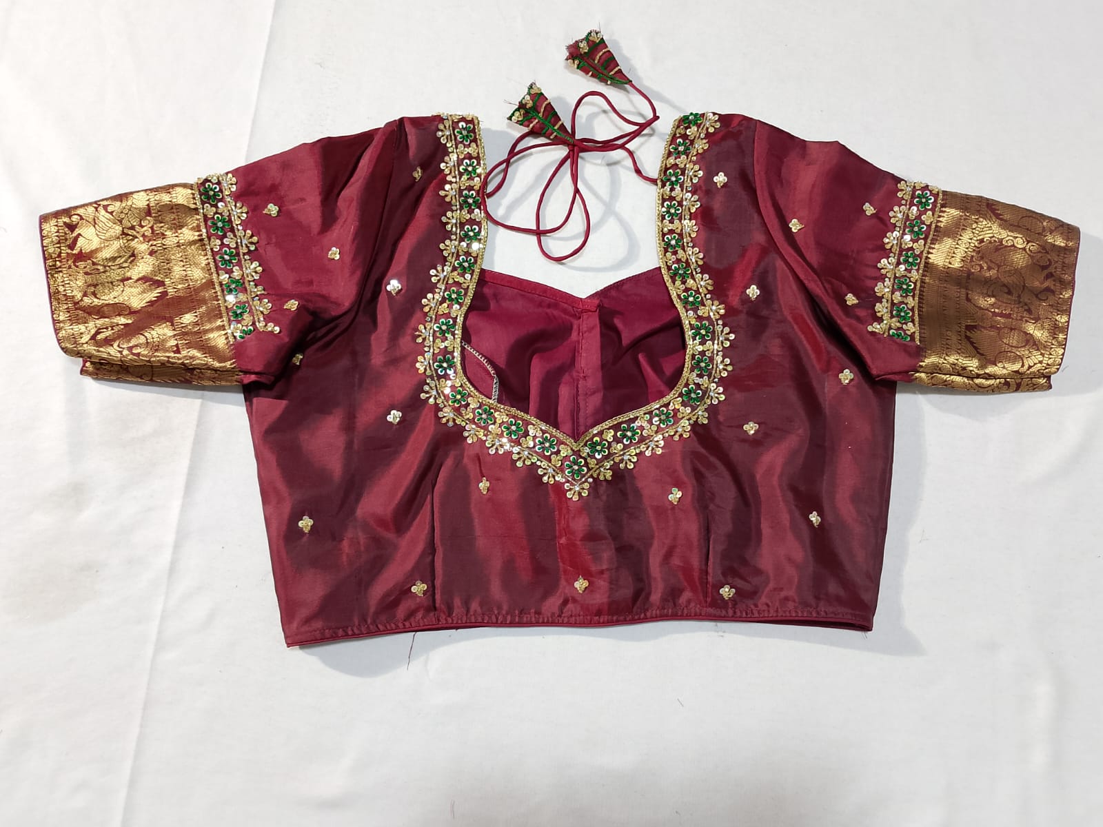 N1684  : Ready To Ship Beautiful Saree With Stitched Blouse