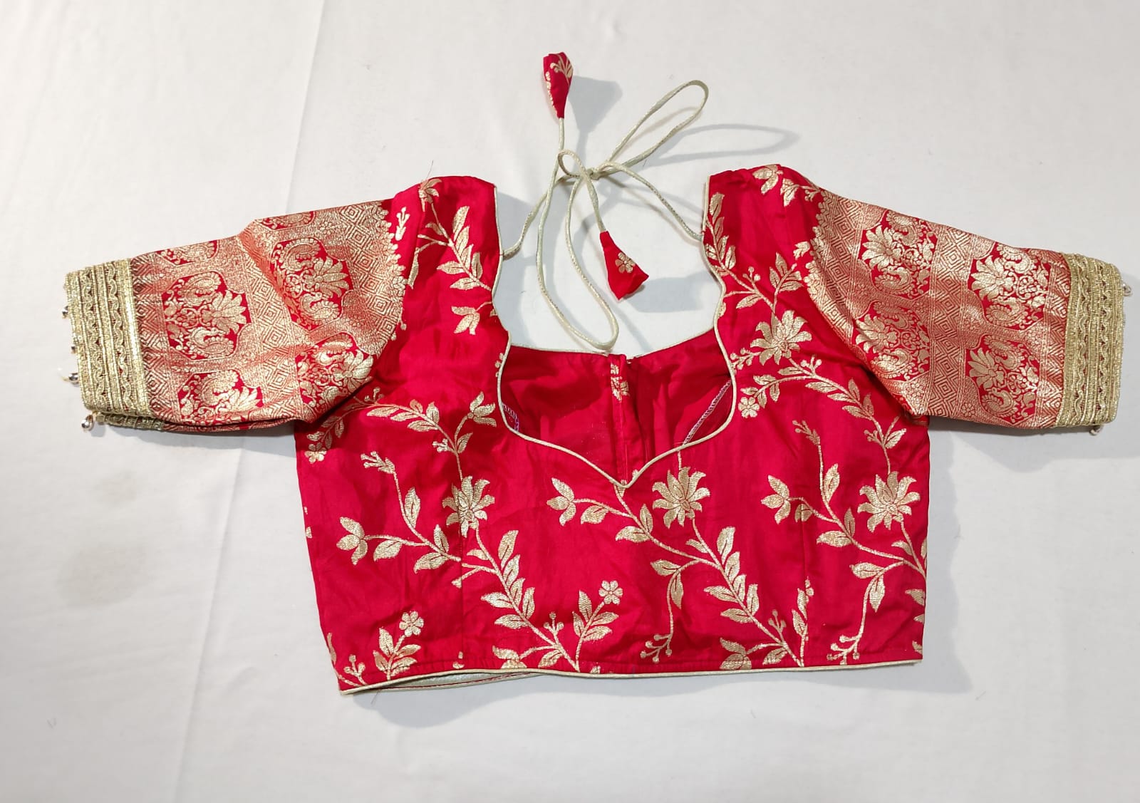 N1721 : Ready To Ship Beautiful Saree With Stitched Blouse N1721 : Ready To Ship Beautiful Saree With Stitched Blouse