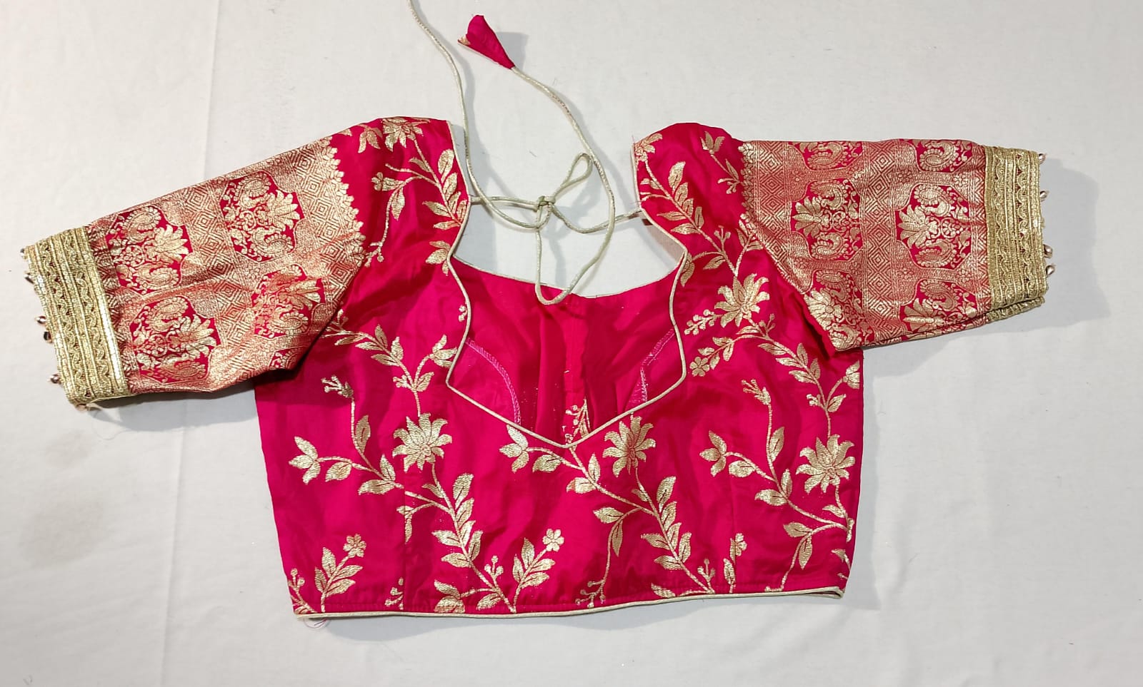 N1723 : Ready To Ship Beautiful Saree With Stitched Blouse N1723 : Ready To Ship Beautiful Saree With Stitched Blouse