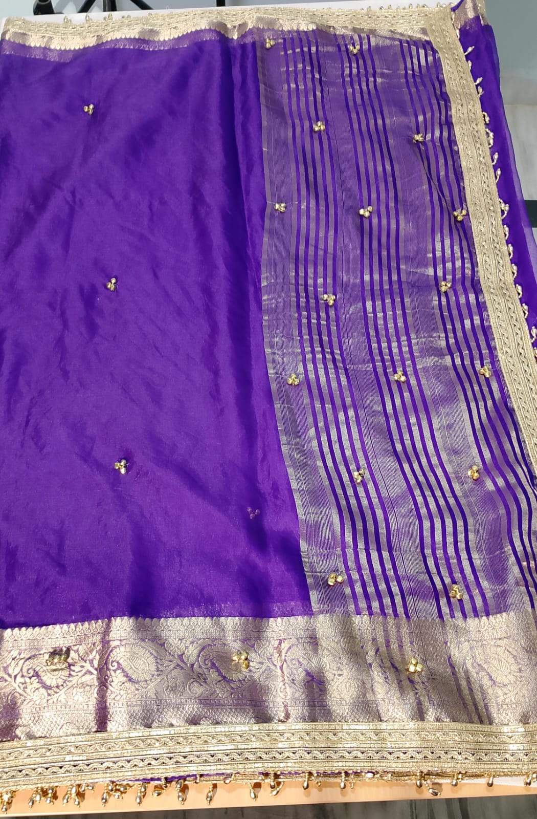 N1725  : Ready To Ship Beautiful Saree With Stitched Blouse