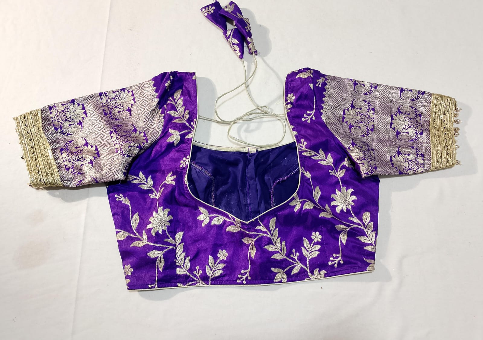 N1725  : Ready To Ship Beautiful Saree With Stitched Blouse