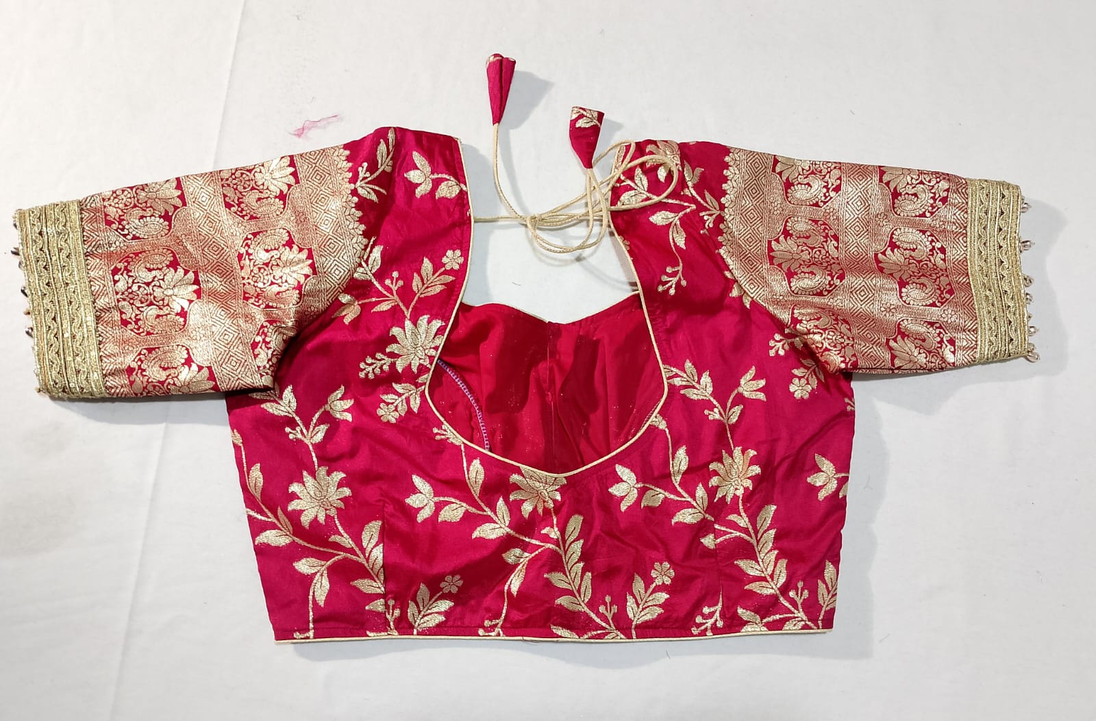 N1726 : Ready To Ship Beautiful Saree With Stitched Blouse N1726 : Ready To Ship Beautiful Saree With Stitched Blouse