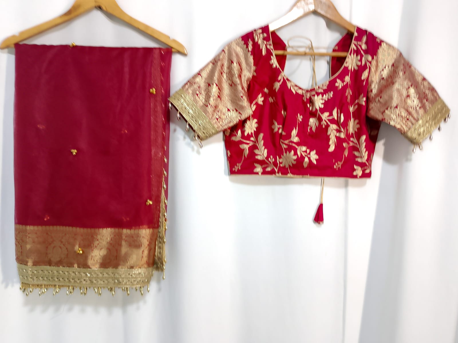 N1726 : Ready To Ship Beautiful Saree With Stitched Blouse N1726 : Ready To Ship Beautiful Saree With Stitched Blouse
