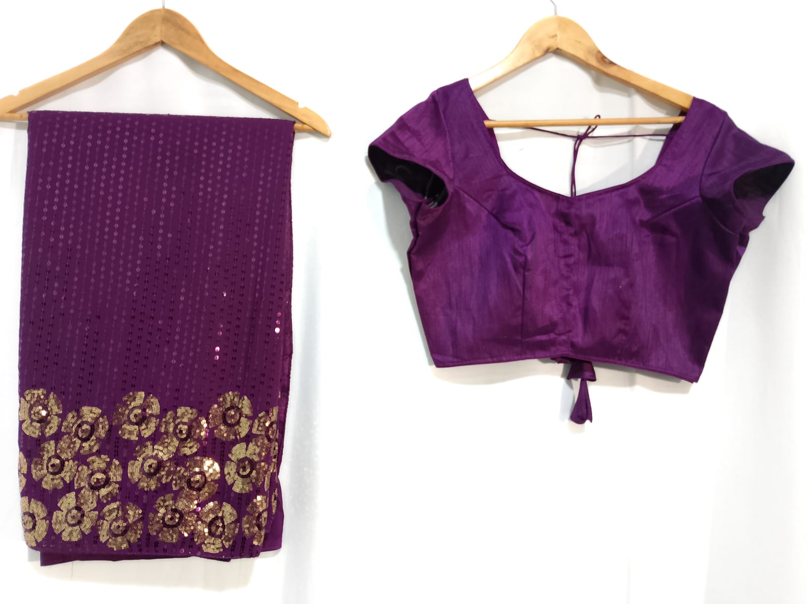 N1714 : Ready To Ship Beautiful Saree With Stitched Blouse N1714 : Ready To Ship Beautiful Saree With Stitched Blouse
