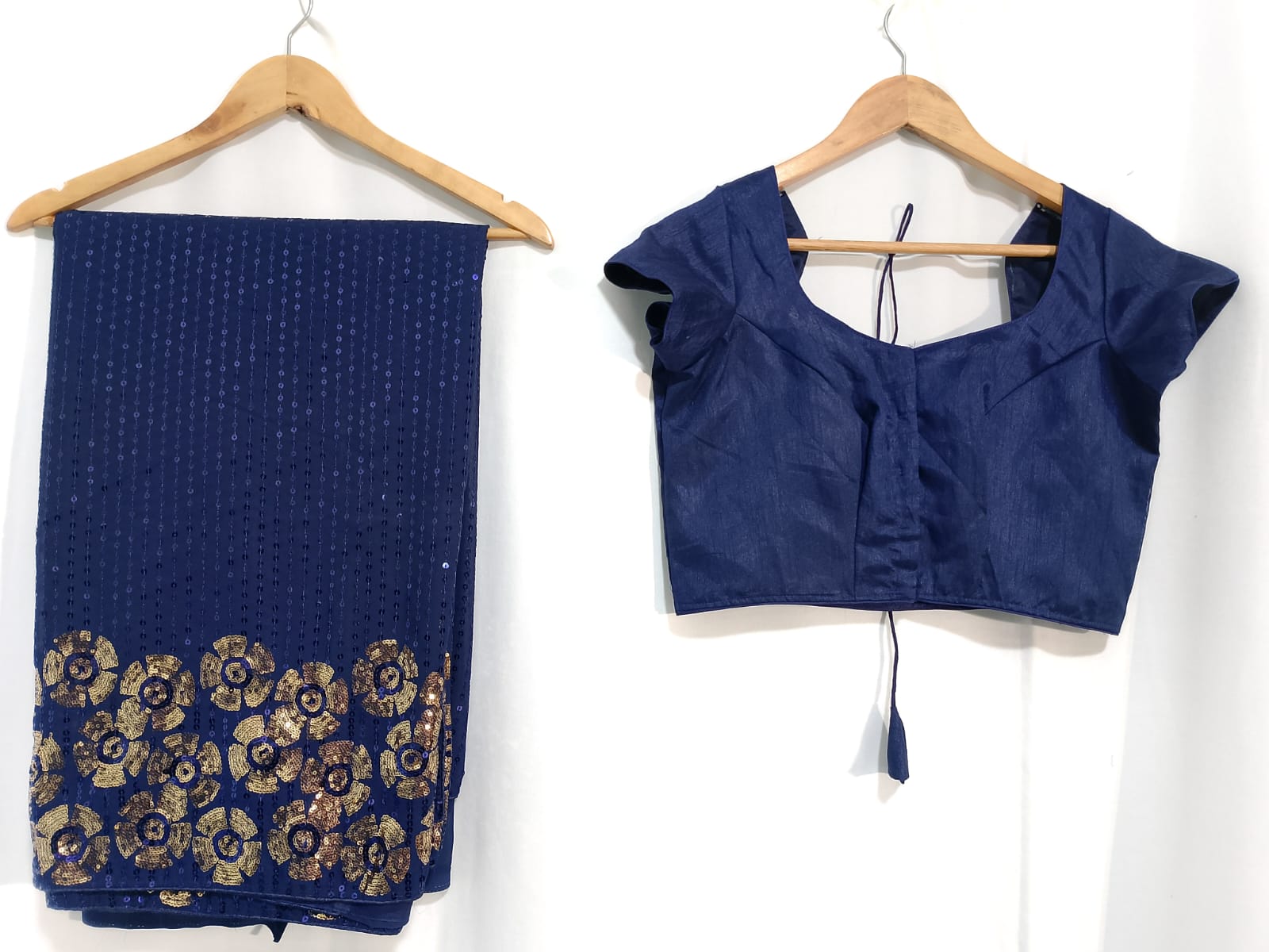 N1717  : Ready To Ship Beautiful Saree With Stitched Blouse