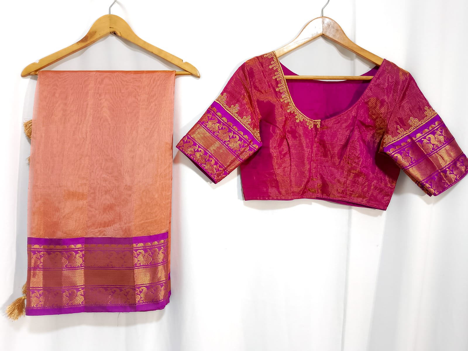 N1690  : Ready To Ship Beautiful Saree With Stitched Blouse