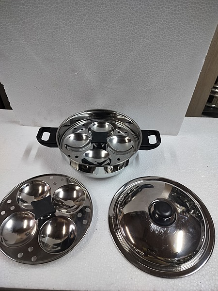 Shine Multi kadai cum 8 idli steamer with 2 idlies plates
