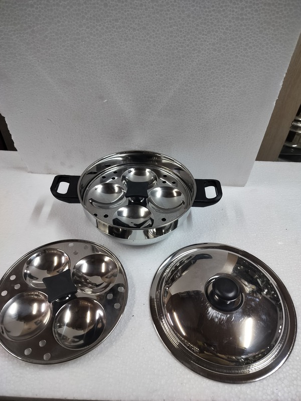 Shine Multi kadai cum 8 idli steamer with 2 idlies plates