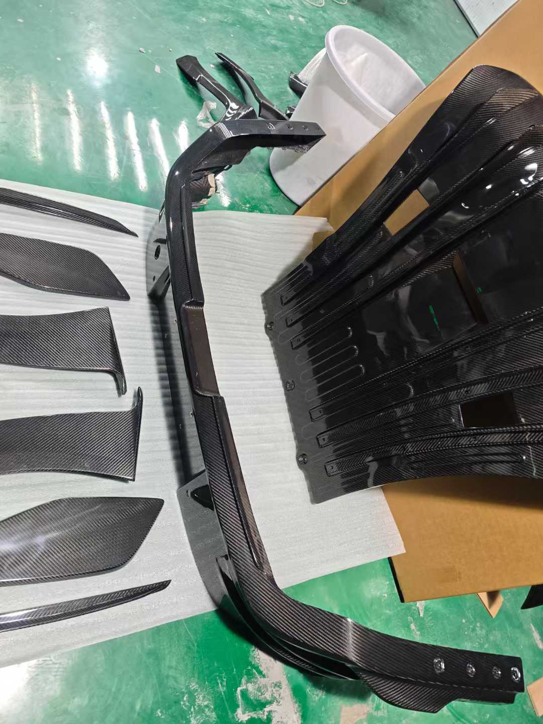 Porsche 911 GT3RS OEM Parts Dry Carbon Fiber BodyKit