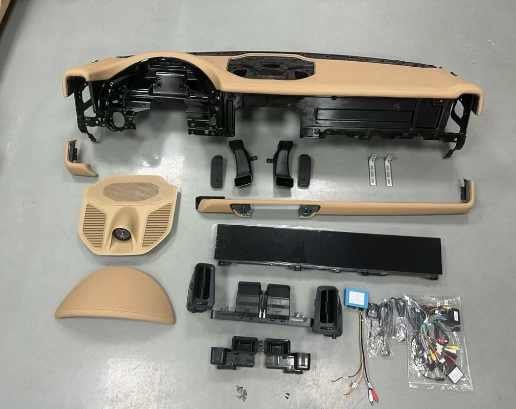 orsche Cayenne 2010-2017 Interior Upgraded to 2024 Model