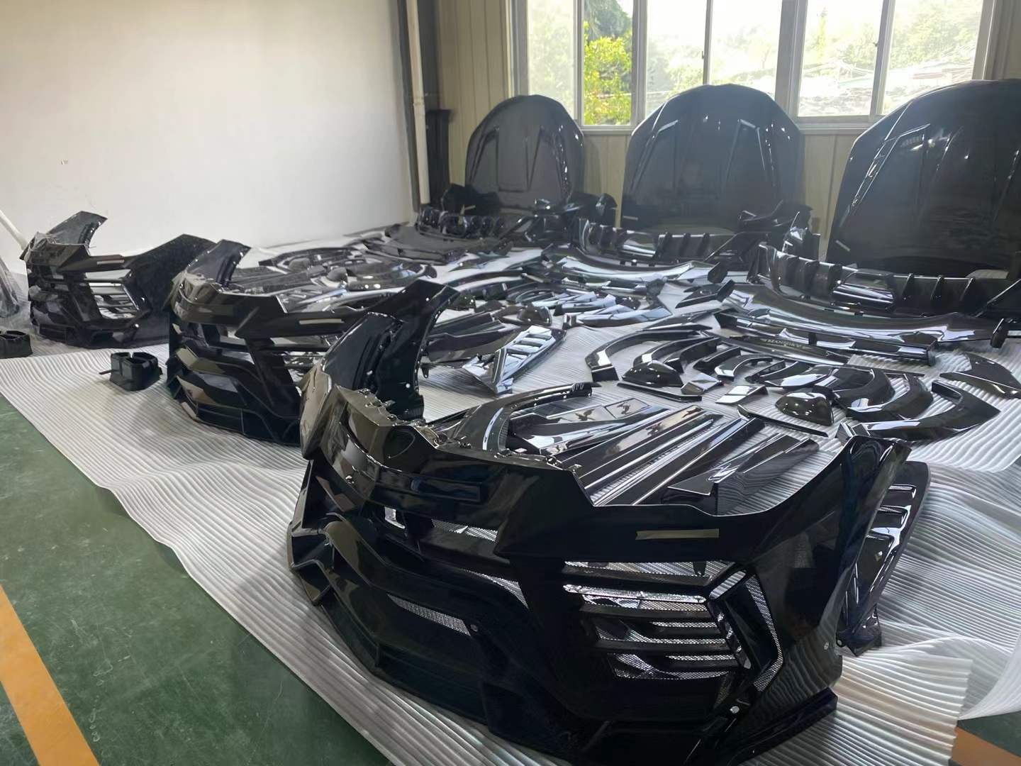 Forged Carbon Fiber Body Kit For Lamborghini Urus