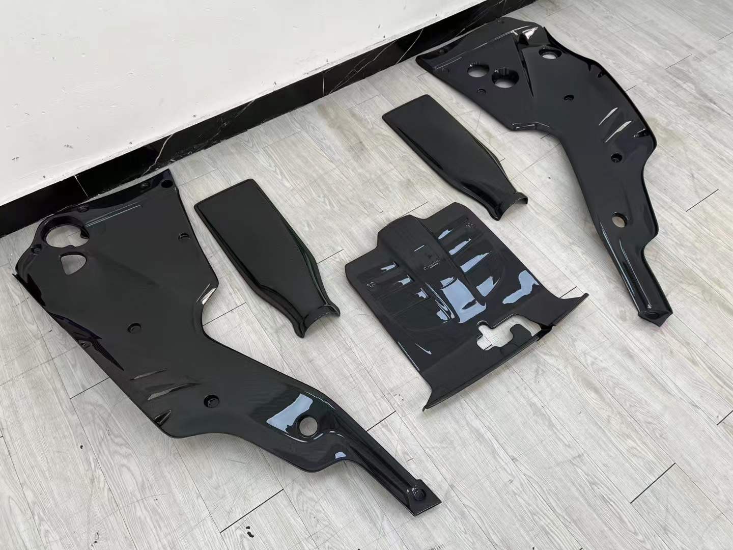 Ferrari F12 Berlinetta Dry Carbon Engine Bay Cover Kit – Full Set | Lightweight & Premium Finish
