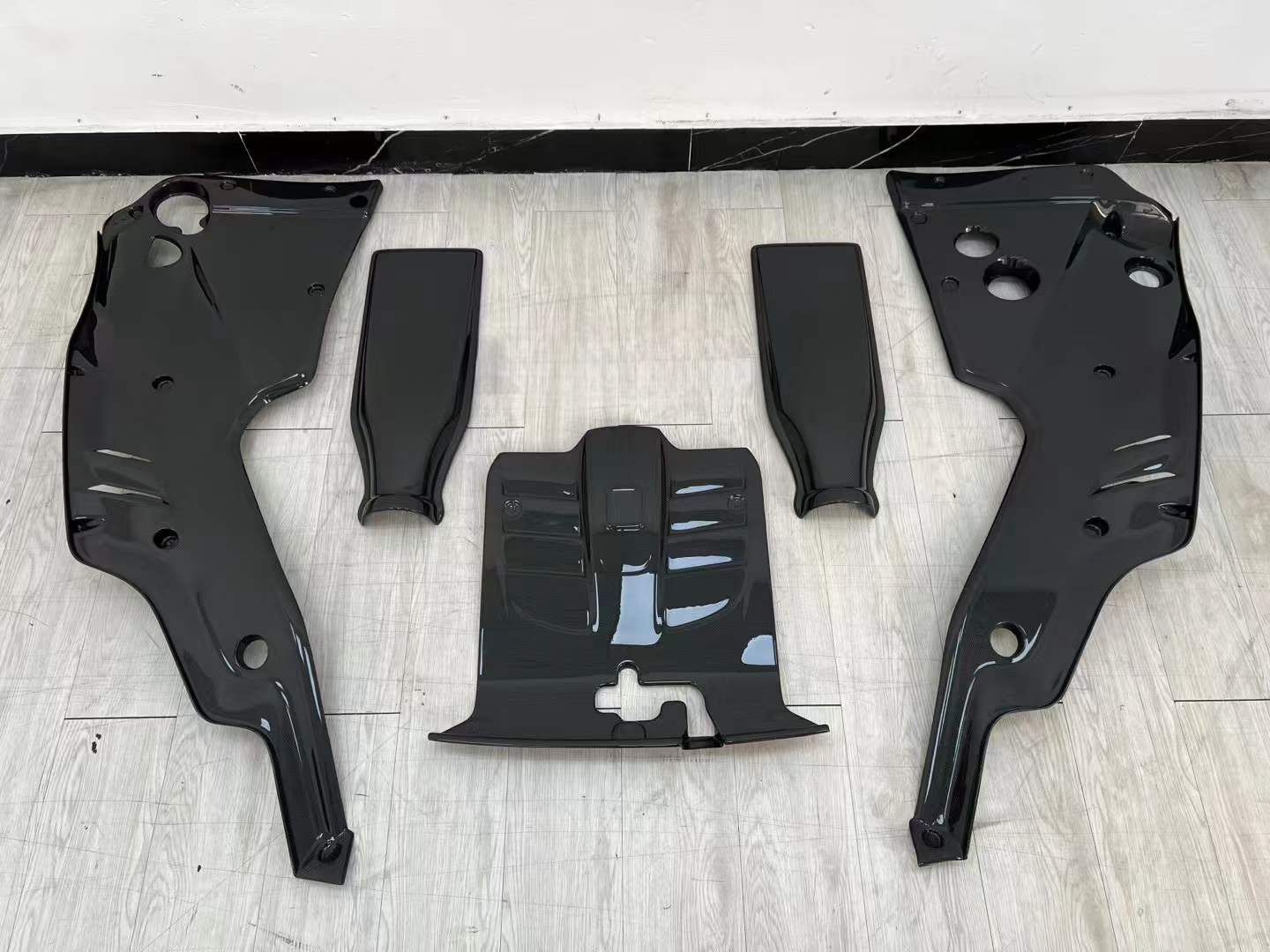 Ferrari F12 Berlinetta Dry Carbon Engine Bay Cover Kit – Full Set | Lightweight & Premium Finish