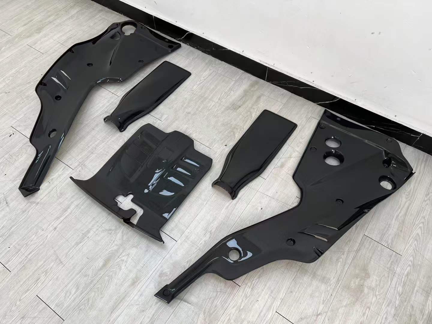 Ferrari F12 Berlinetta Dry Carbon Engine Bay Cover Kit – Full Set | Lightweight & Premium Finish