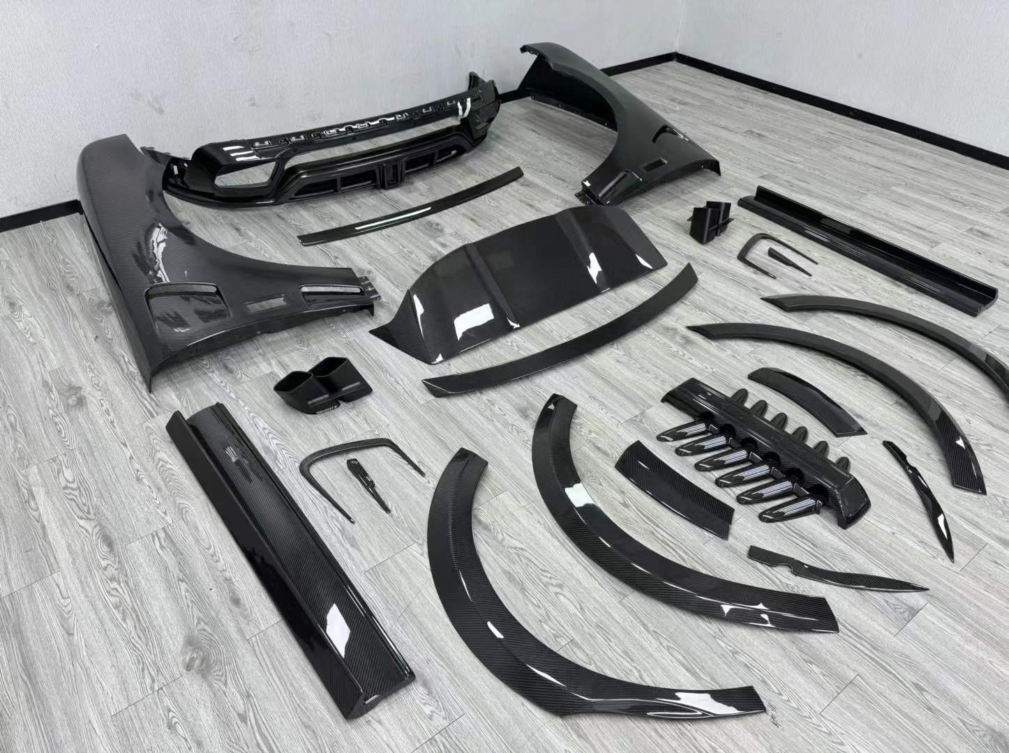 Rolls-Royce Cullinan Mansory V2.5 Exterior Upgrade Kit | Dry/Wet Carbon Fiber