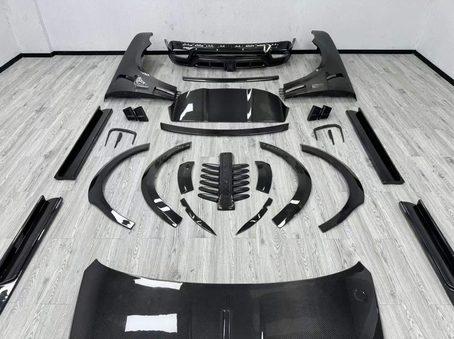 Rolls-Royce Cullinan Mansory V2.5 Exterior Upgrade Kit | Dry/Wet Carbon Fiber