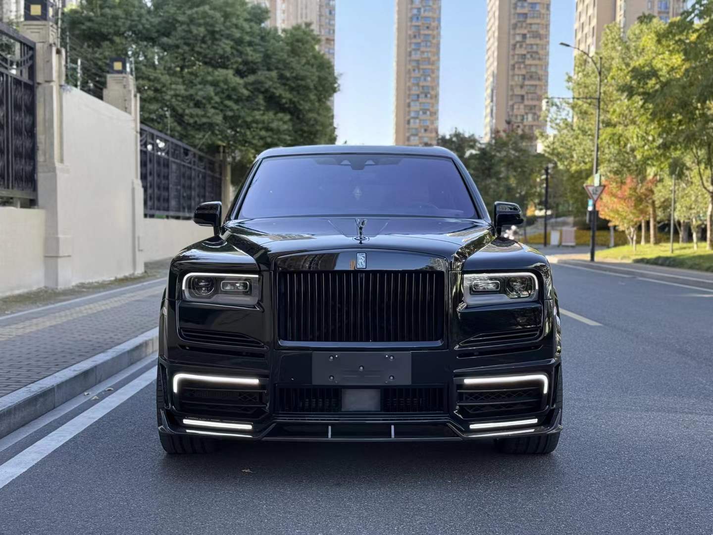 Rolls-Royce Cullinan Mansory V2.5 Exterior Upgrade Kit | Dry/Wet Carbon Fiber