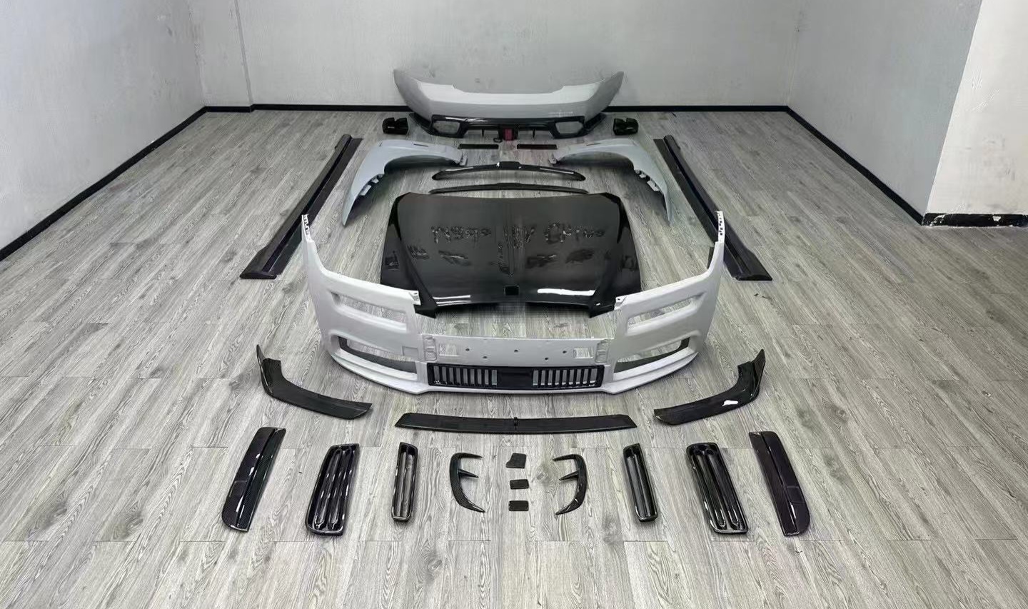 Mansory Sesign Carbon Fiber Body kit set for Rolls-Royce Ghost