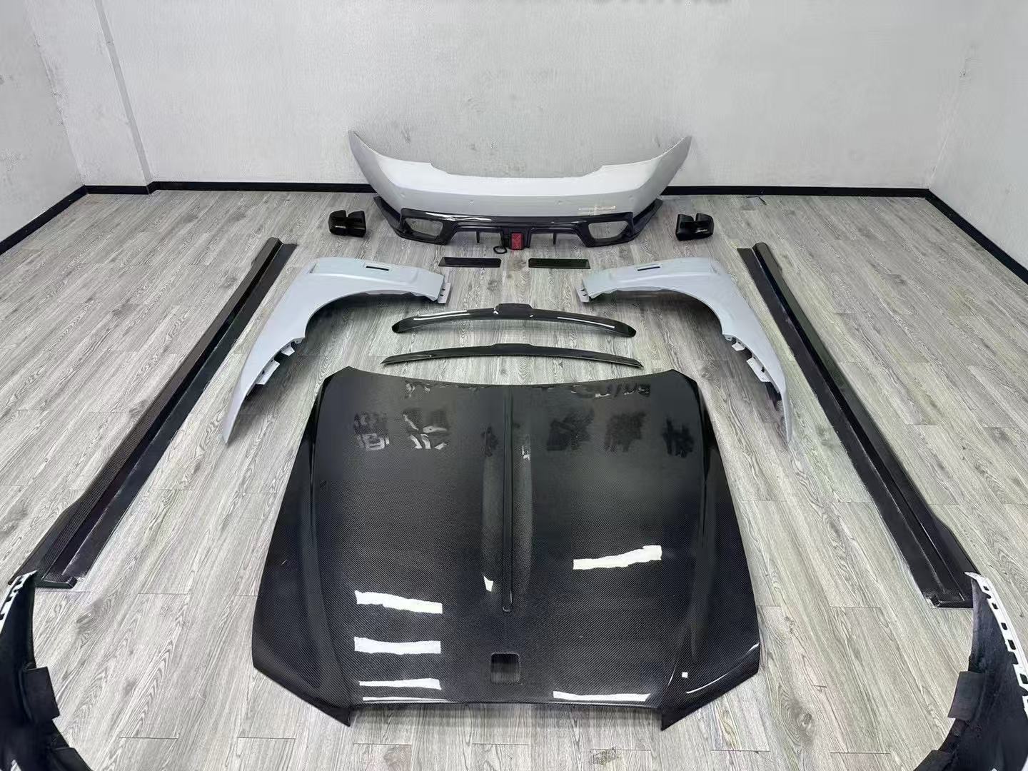 Mansory Sesign Carbon Fiber Body kit set for Rolls-Royce Ghost
