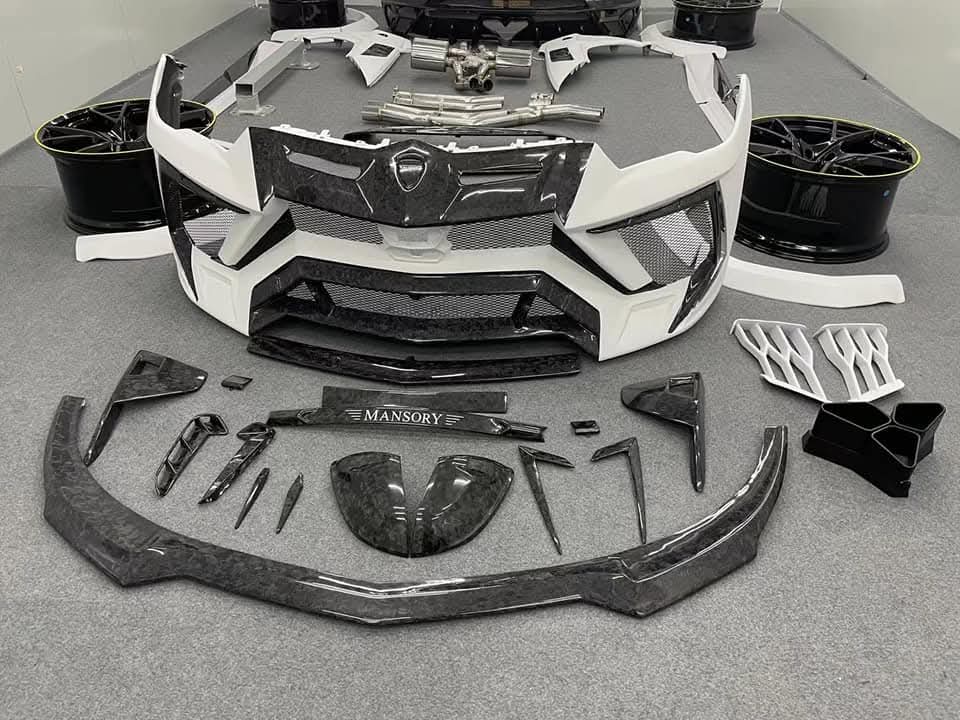 Wet Carbon Fiber Body Kit For Lamborghini Urus Mansory Design