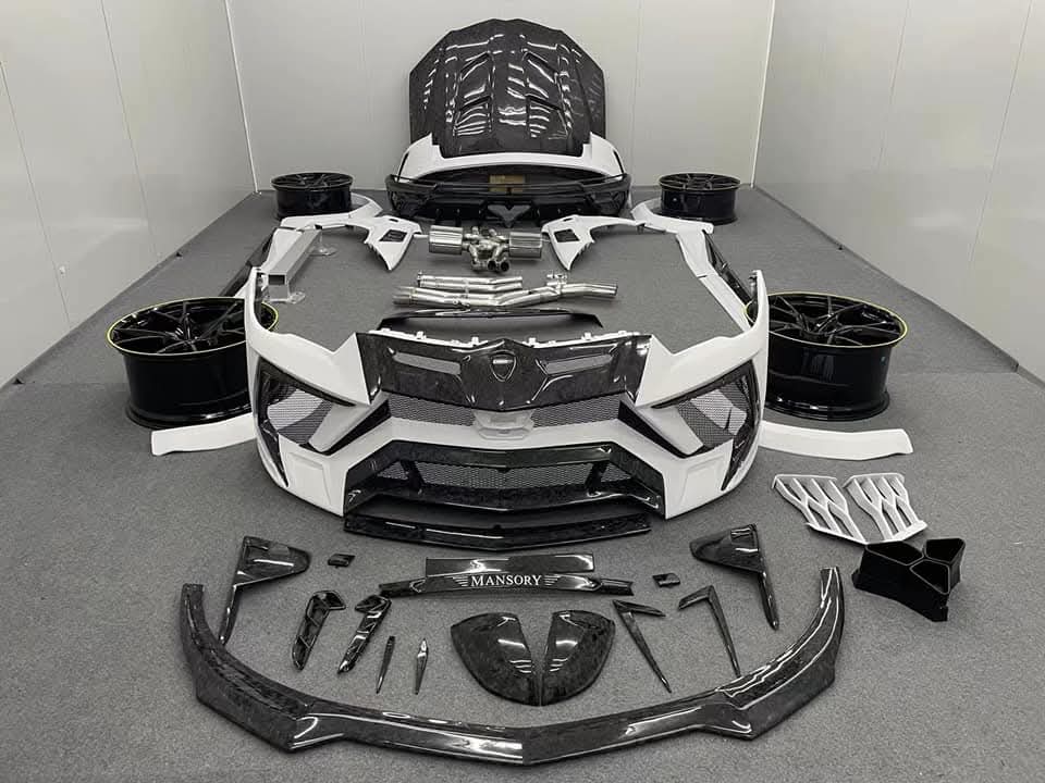 Wet Carbon Fiber Body Kit For Lamborghini Urus Mansory Design