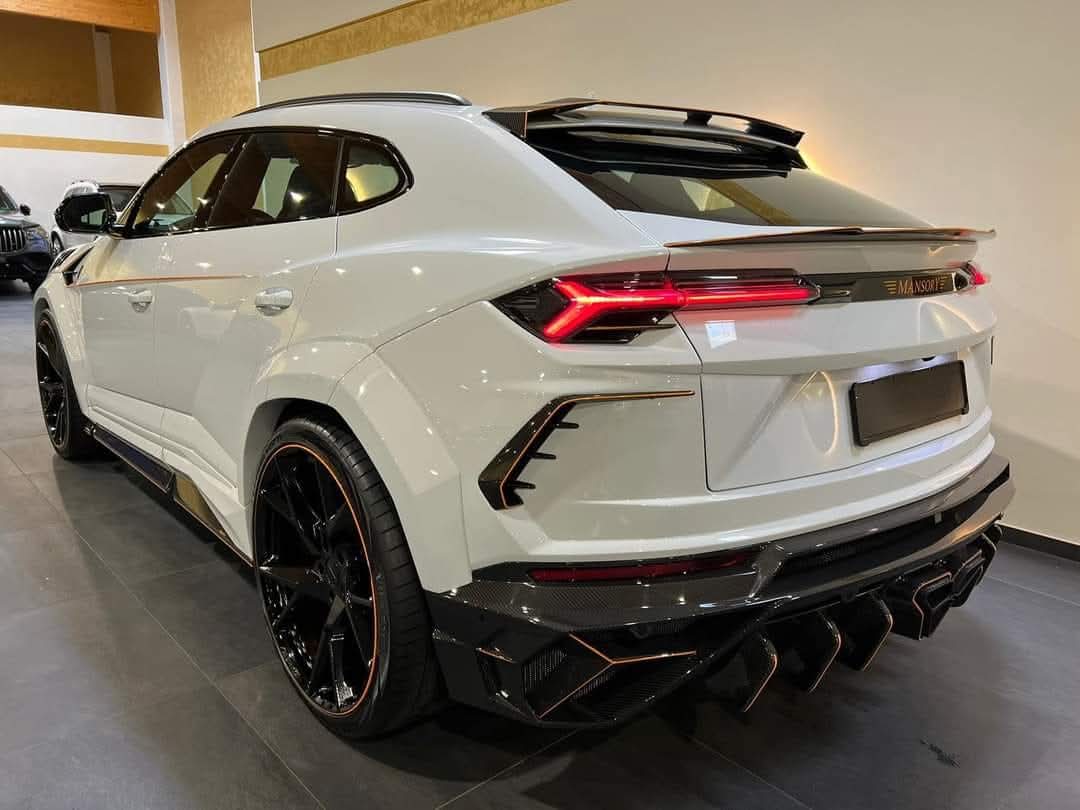 Wet Carbon Fiber Body Kit For Lamborghini Urus Mansory Design