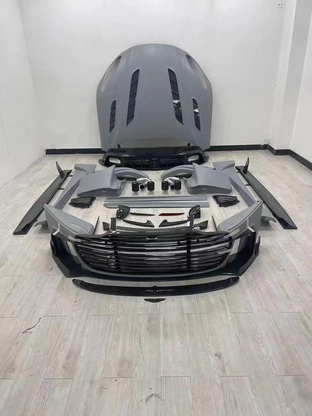 Mansory Design Carbon Fiber Body Kit For Aston Martin DB11