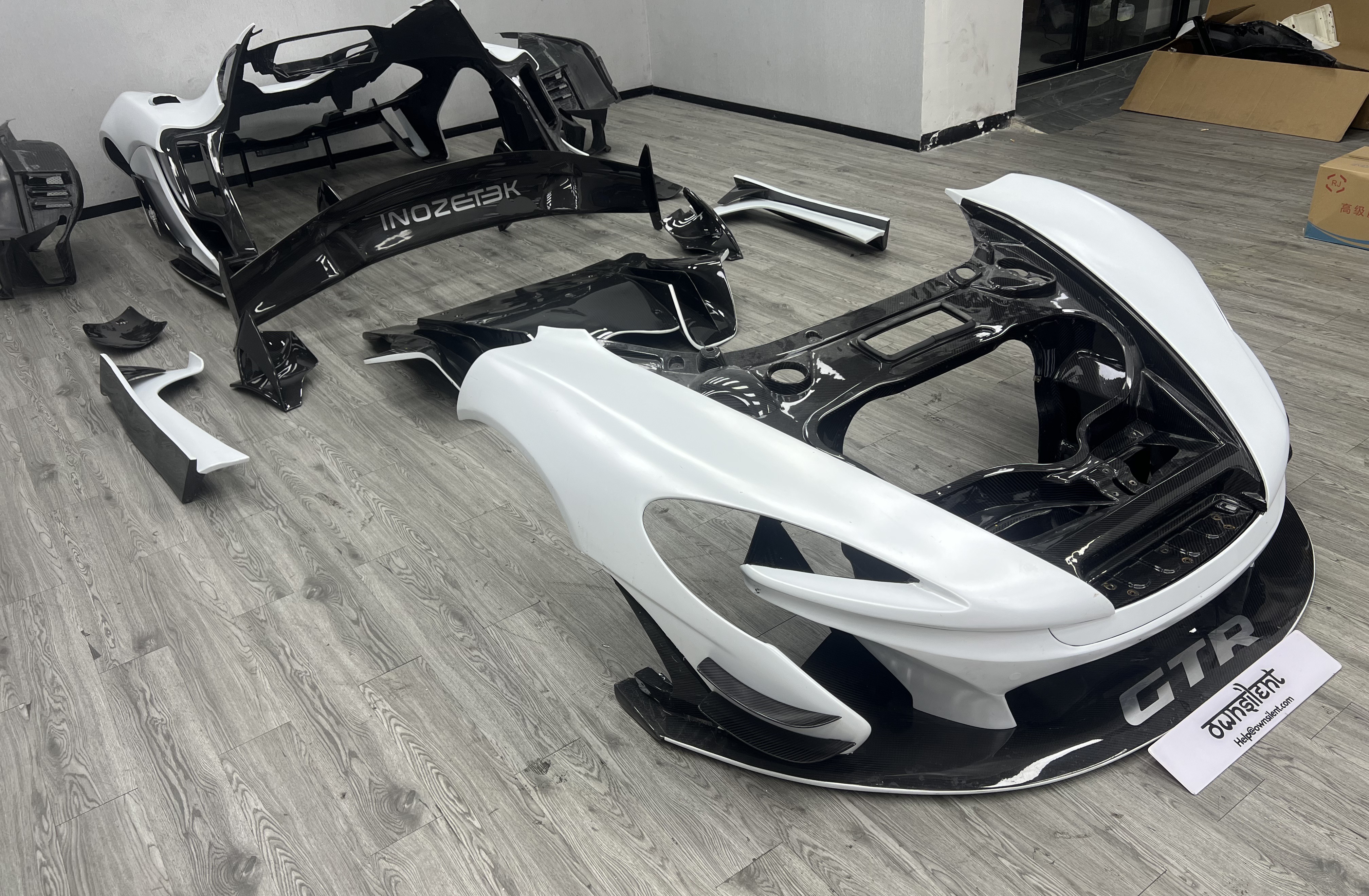 McLaren P1 (2013β2015) Full GTR-Style Autoclave Carbon Fiber Body Kit Upgrade