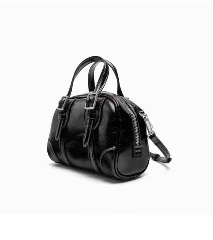 Z BRAND BUCKLE VINTAGE CROSSBODY BAG