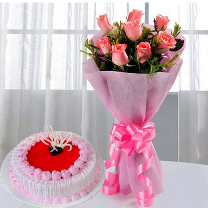 Strawberry Cake With Pink Roses Strawberry Cake With Pink Roses