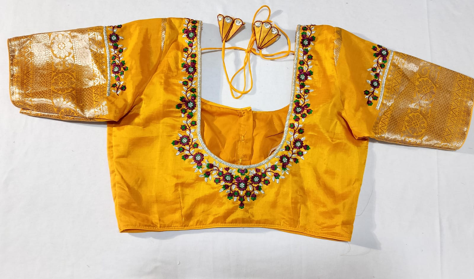 T4: Ready To Ship Beautiful Mangalagiri Kuppadam Saree With Stitched Embriodery Work Blouse
