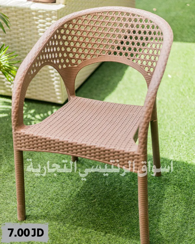 كرسي بلاستيك خارجي