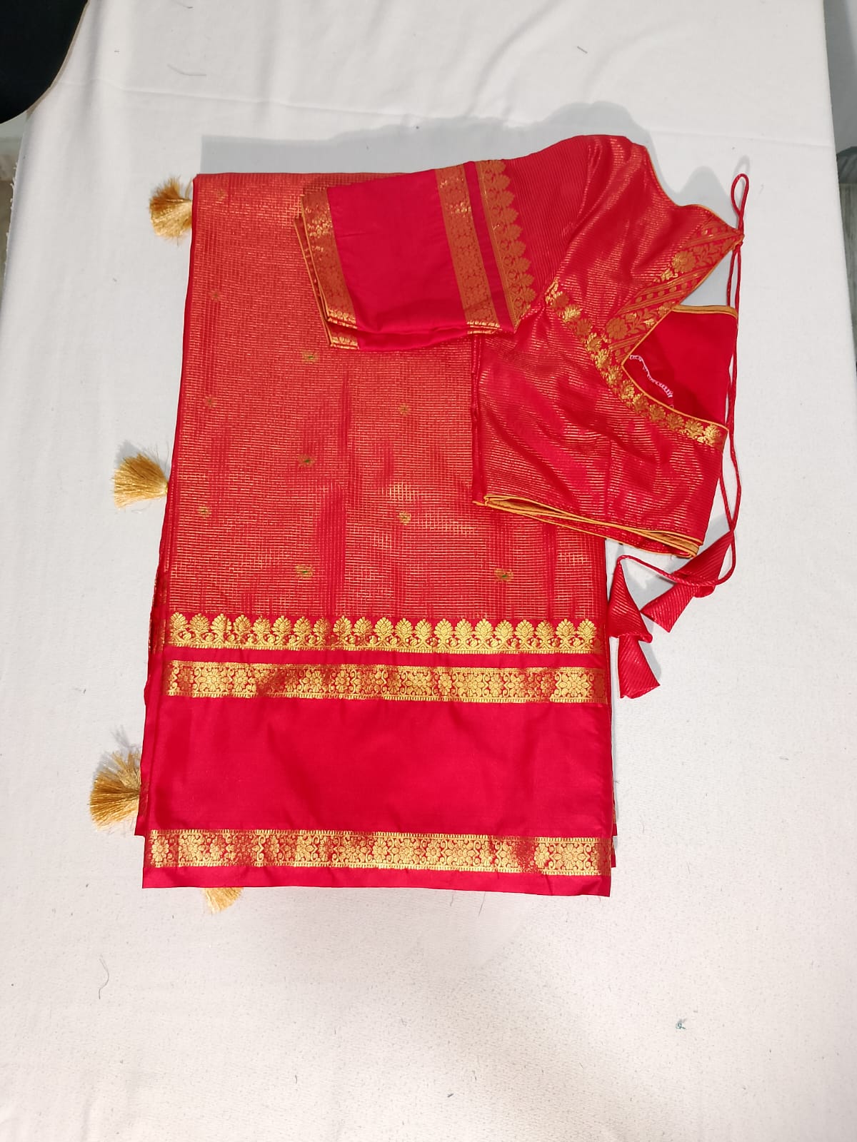 N522: Ready To Ship Beautiful Gadwal Saree With Stitched Blouse
