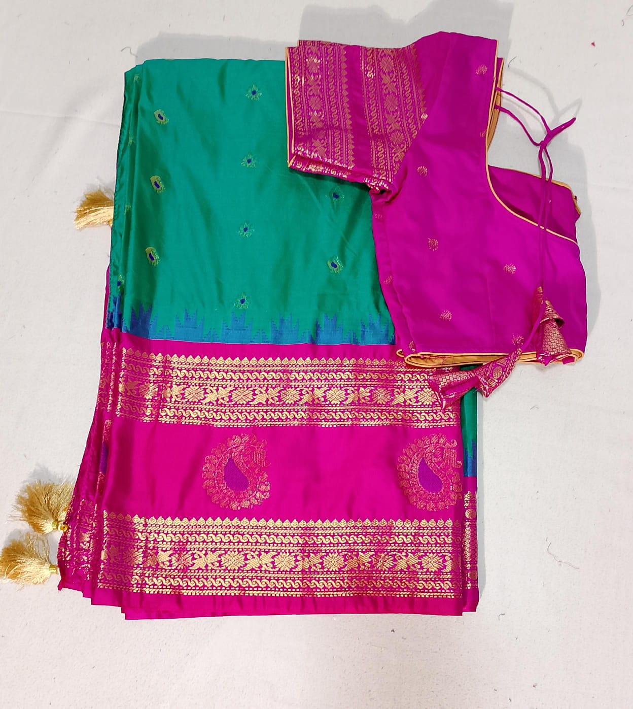 N532: Ready To Ship Beautiful Gadwal Saree With Stitched Blouse