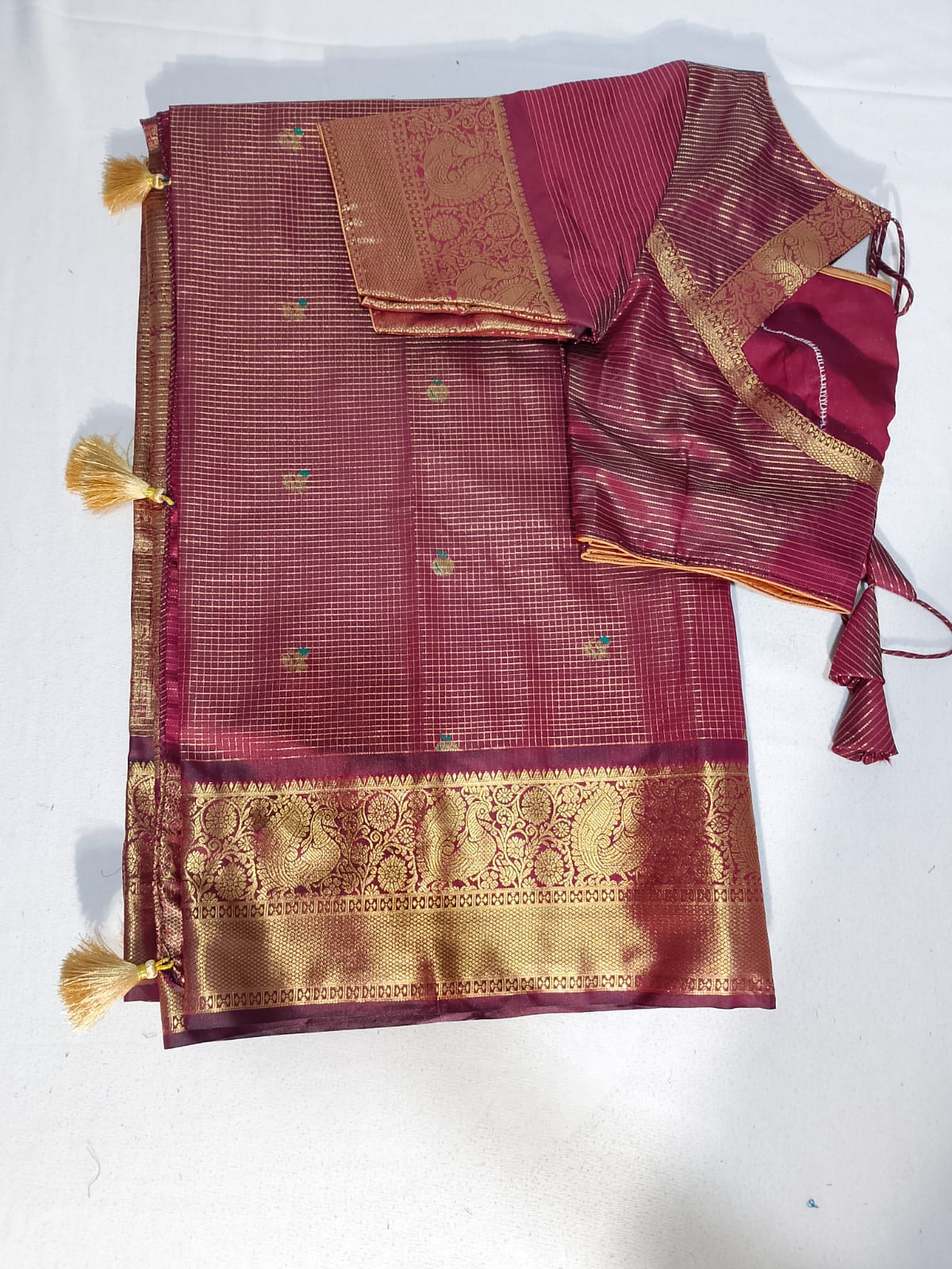 N523: Ready To Ship Beautiful Gadwal Saree With Stitched Blouse