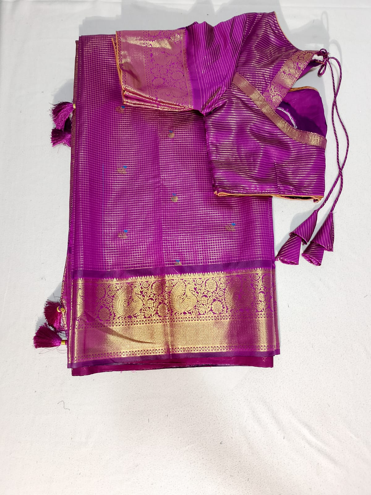 N526: Ready To Ship Beautiful Gadwal Saree With Stitched Blouse