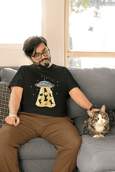 UFO Cat Abduction T-Shirt – Funny Alien Cat Lover Graphic Tee