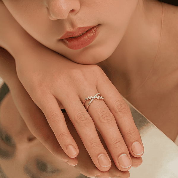 Crossover diamond bloom Ring
