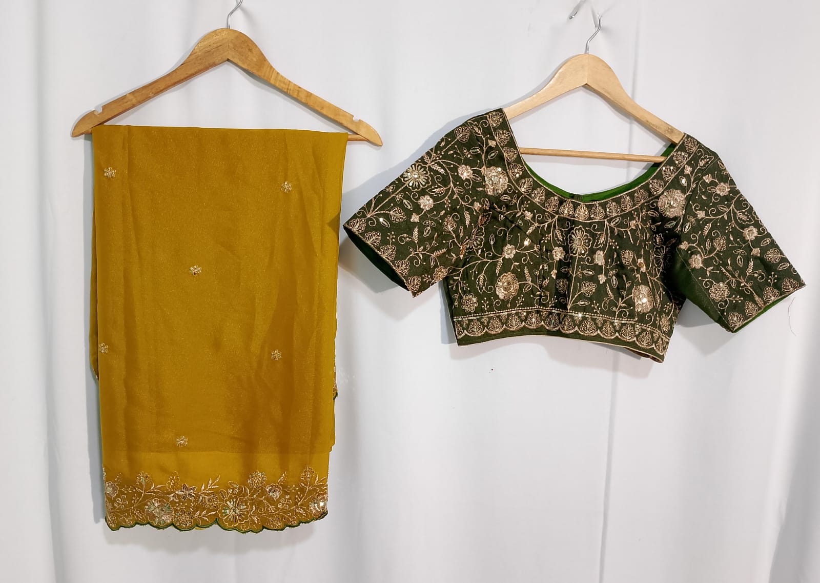 N353: Ready To Ship Beautiful Desginer Saree With Stitched Blouse