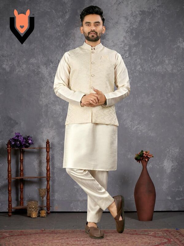 C026: Beautiful Mens Kurta Pajama Sets