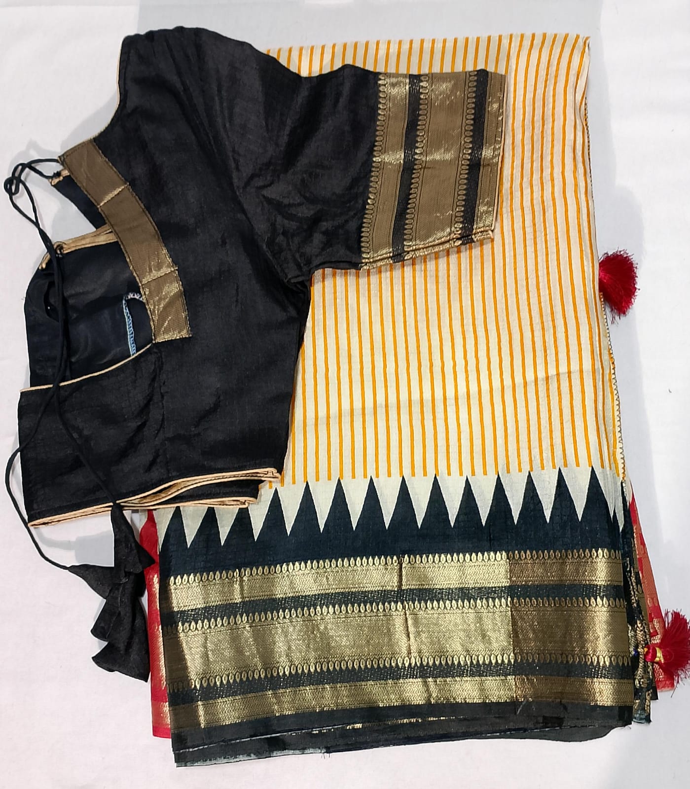 J592: Ready To Ship Beautiful Saree With Stitched Blouse