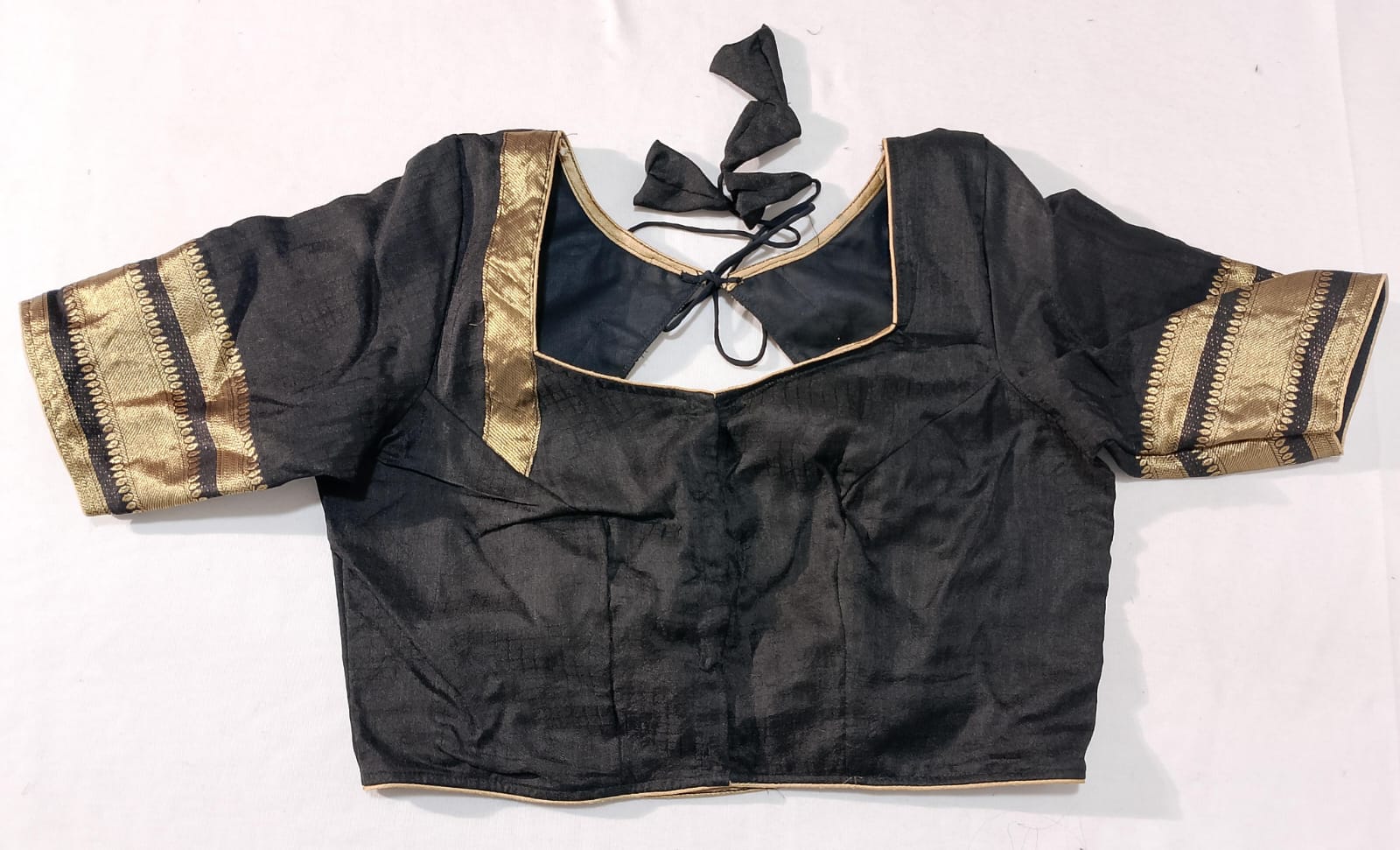 J592: Ready To Ship Beautiful Saree With Stitched Blouse