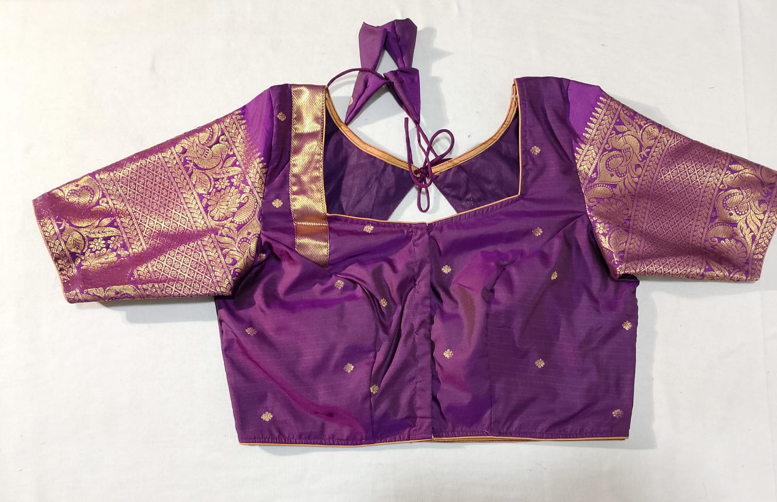 N06 : Ready To Ship Beautiful Gadwal Saree With Stitched Blouse N06 : Ready To Ship Beautiful Gadwal Saree With Stitched Blouse